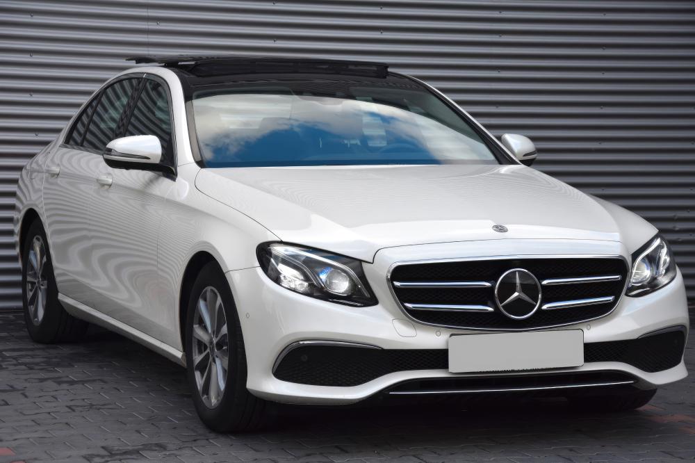 Mercedes Benz Е200 Белый