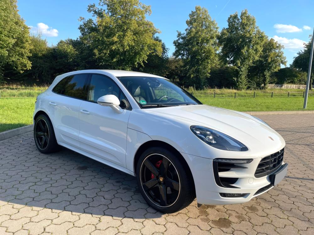 Porsche Macan Turbo Белый