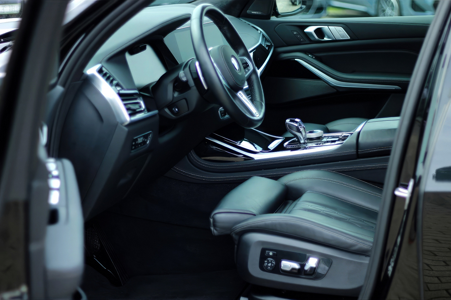 BMW X7 Черный