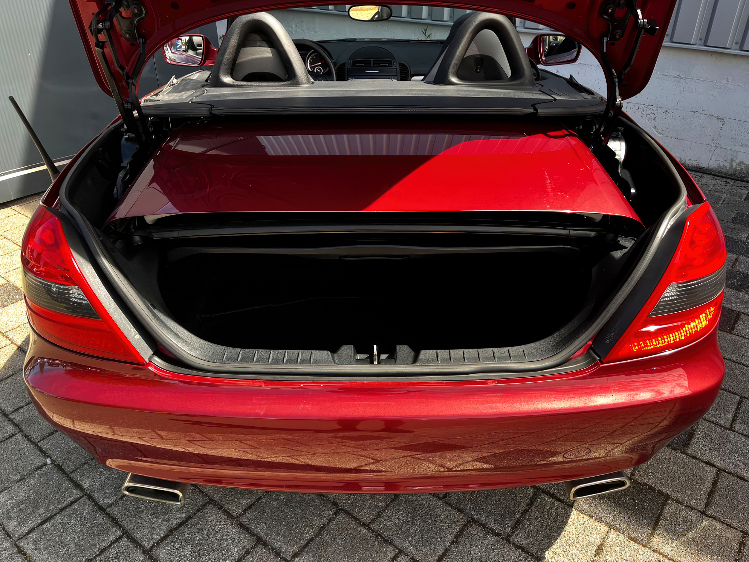 Mercedes-Benz SLK Красный