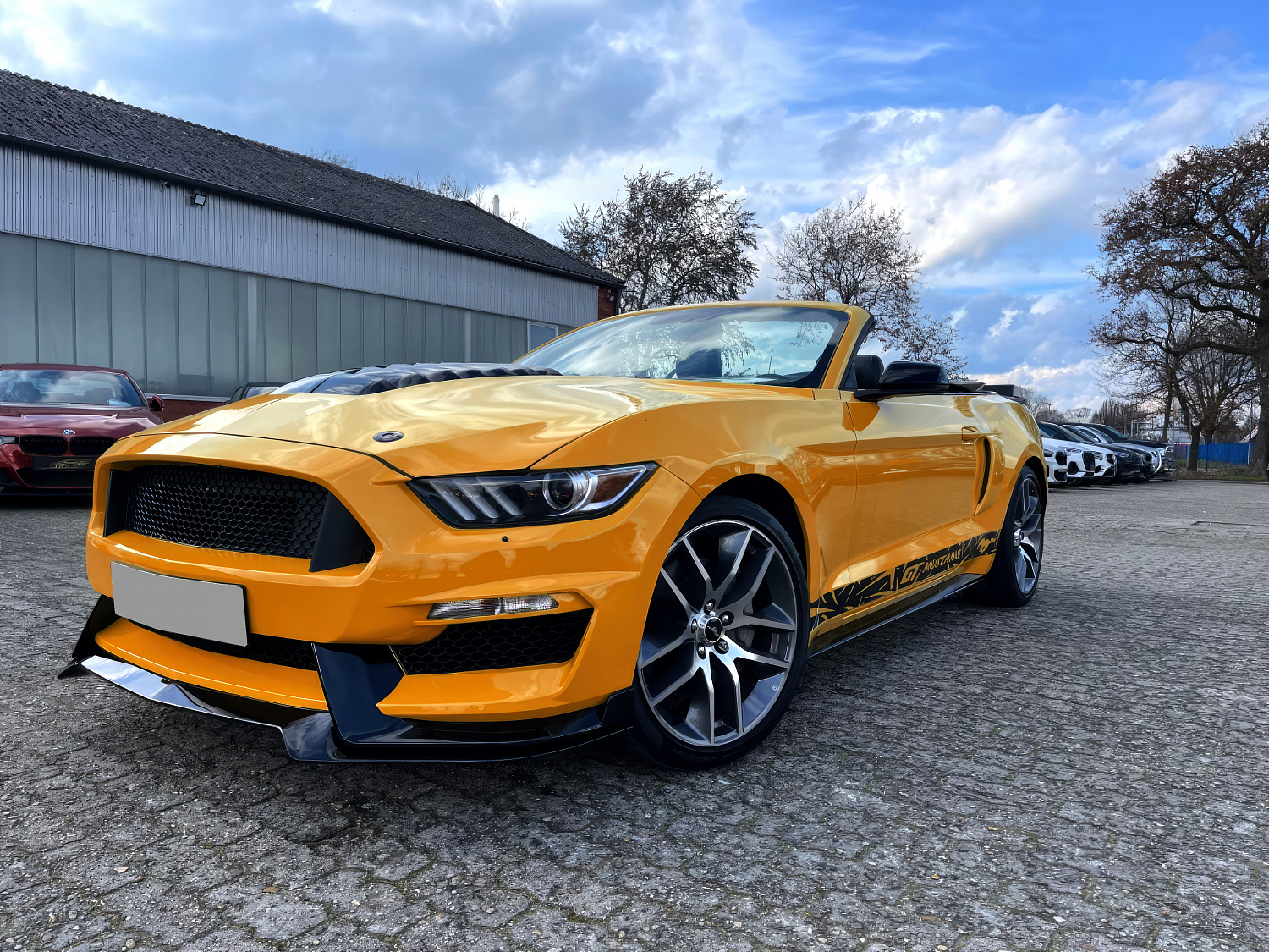 Ford Mustang Оранжевый