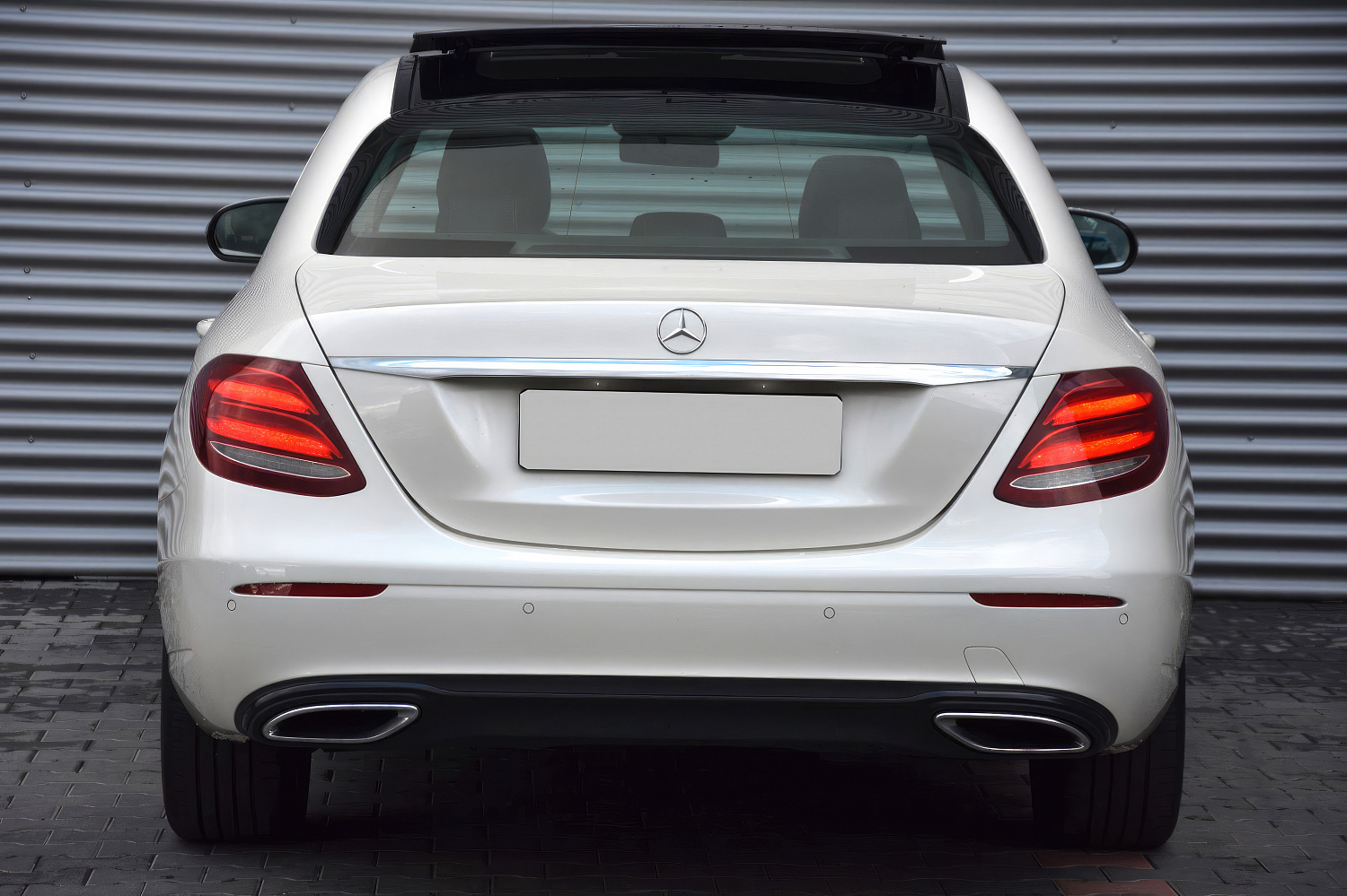Mercedes Benz Е200 Белый
