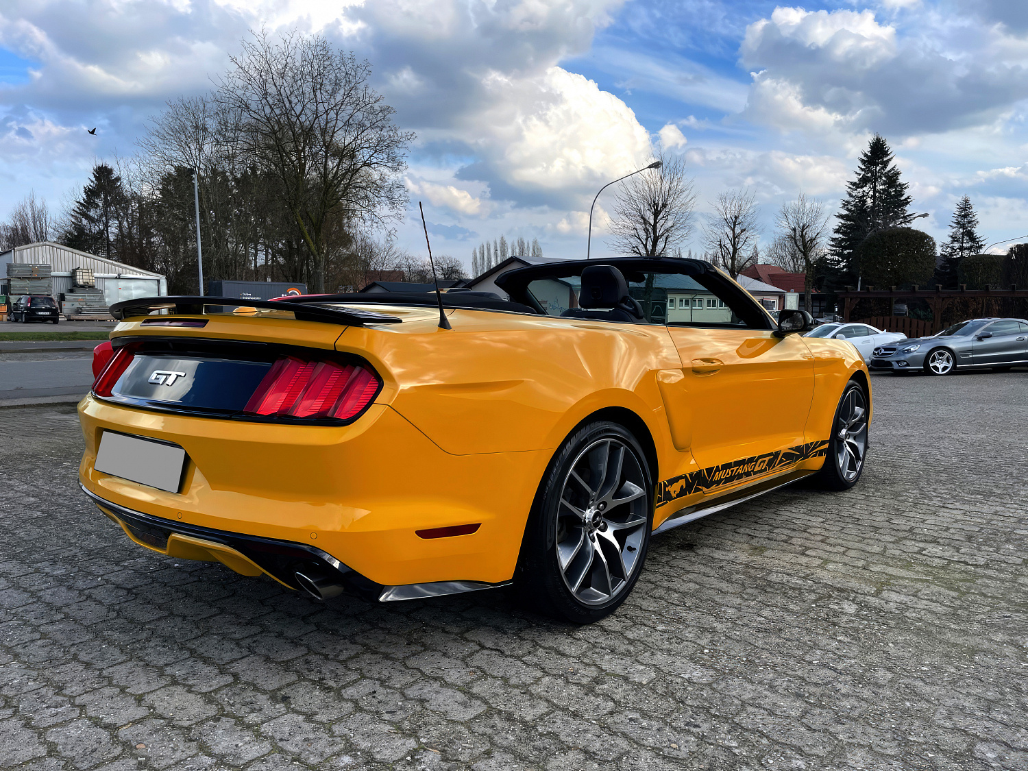 Ford Mustang Оранжевый