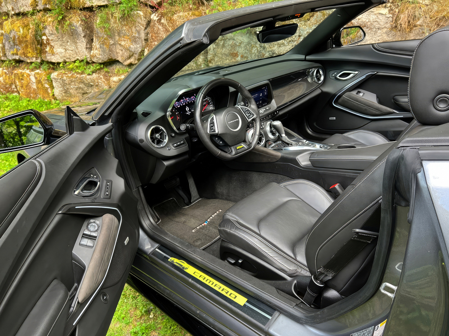Chevrolet Camaro Серый