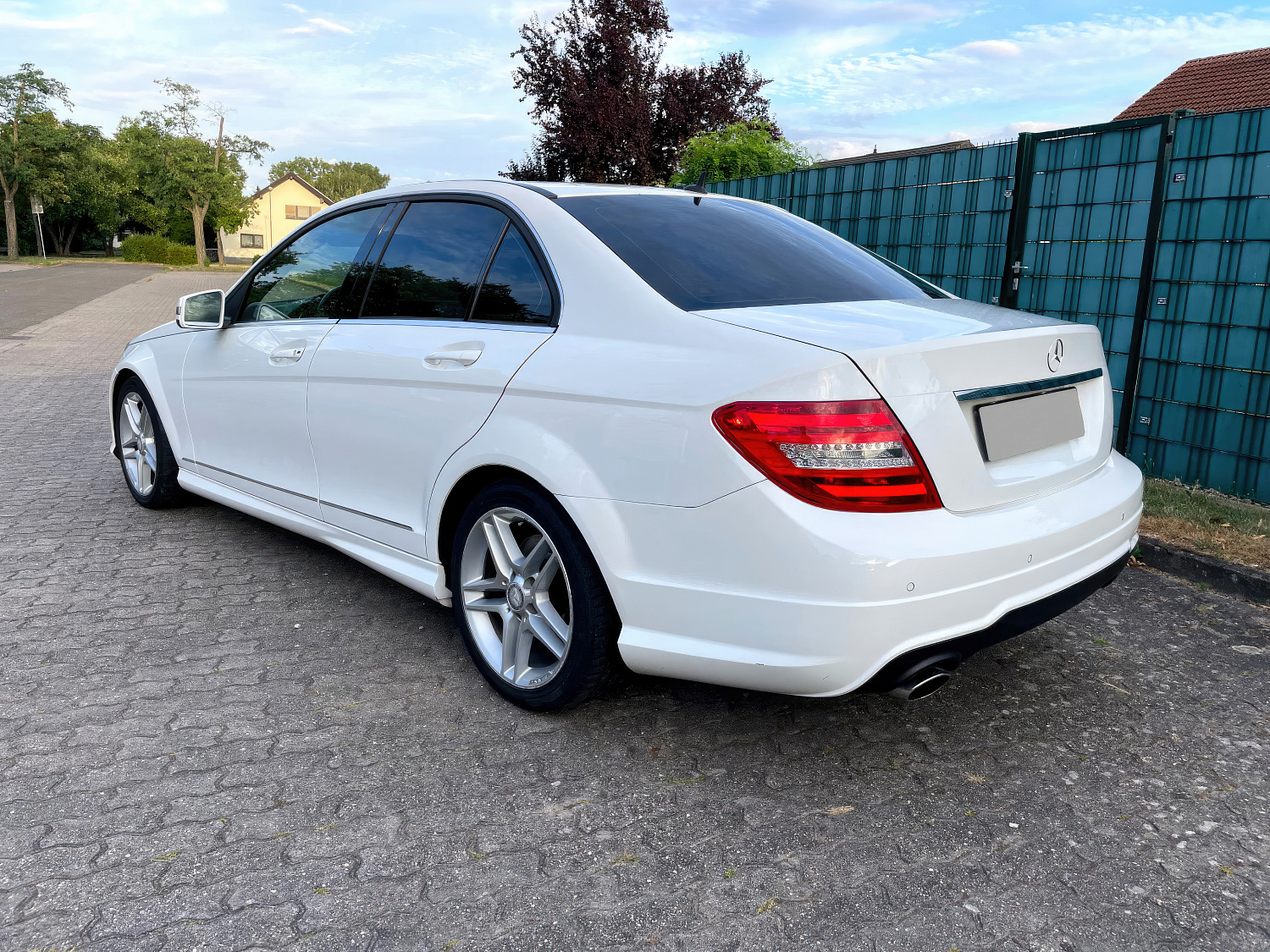 Mercedes Benz C180 AMG Белый
