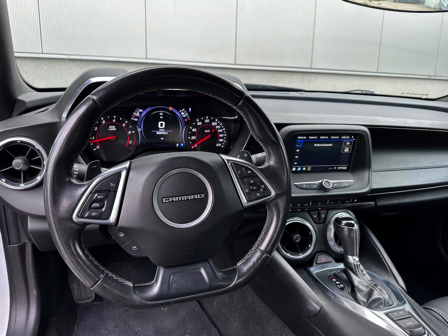 Chevrolet Camaro Белый