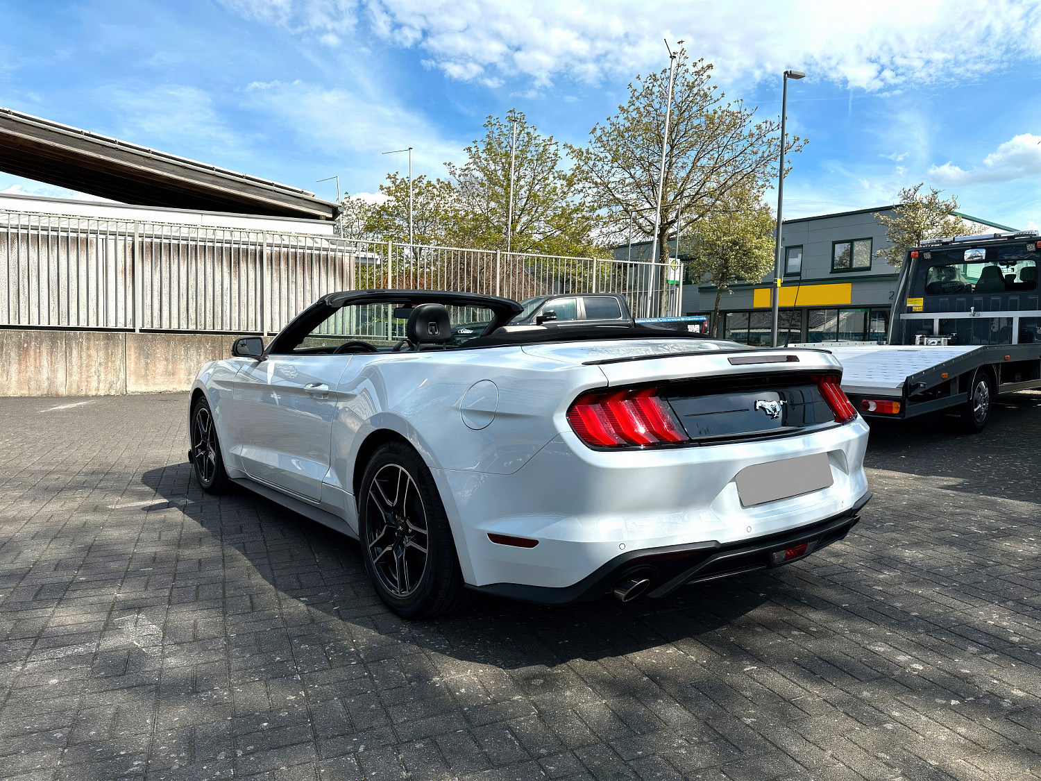 Ford Mustang Белый