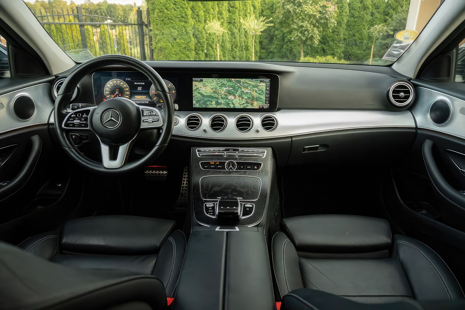 Mercedes Benz E200 AMG Черный