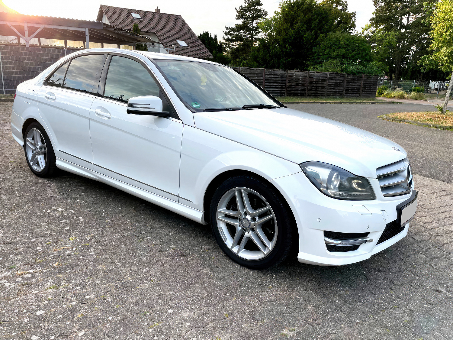 Mercedes Benz C180 AMG Белый