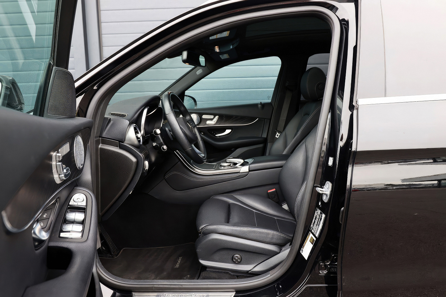 Mercedes-Benz GLC 300 Черный