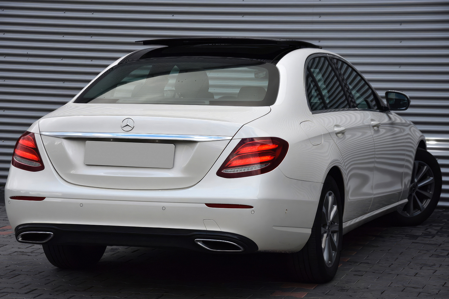 Mercedes Benz Е200 Белый
