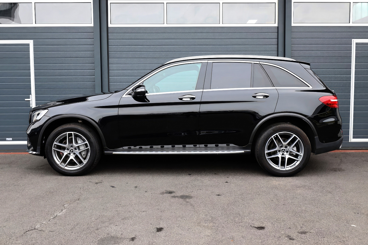 Mercedes-Benz GLC 300 Черный