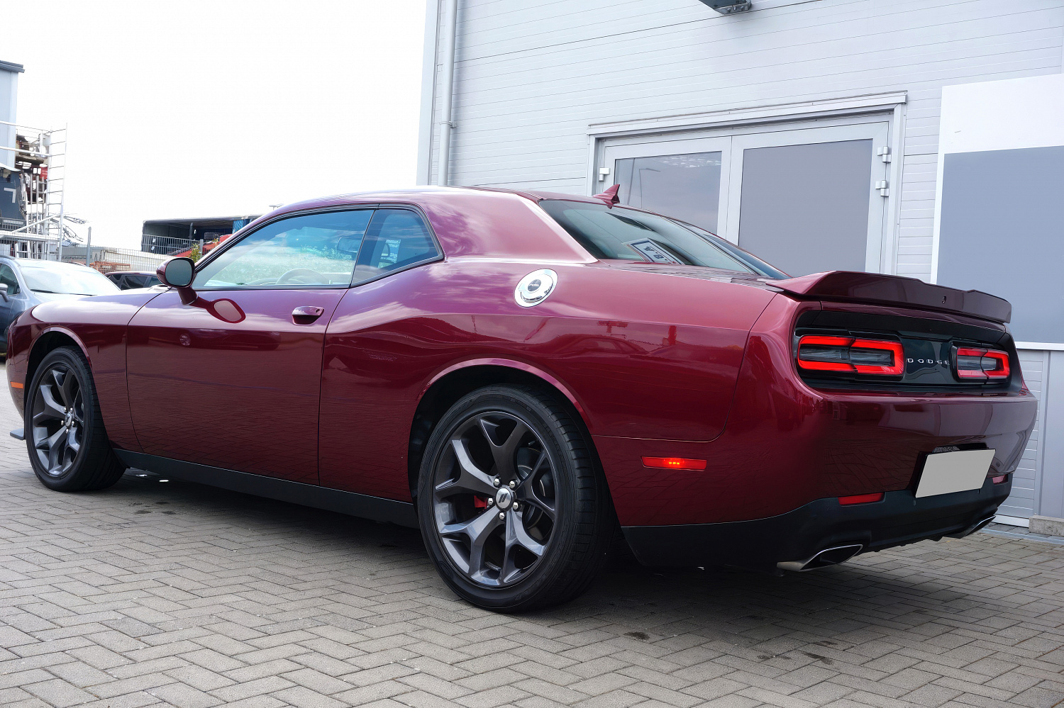 DODGE CHALLENGER Бордовый