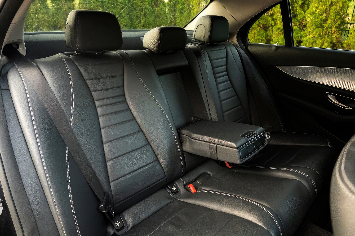 Mercedes Benz E200 AMG Черный