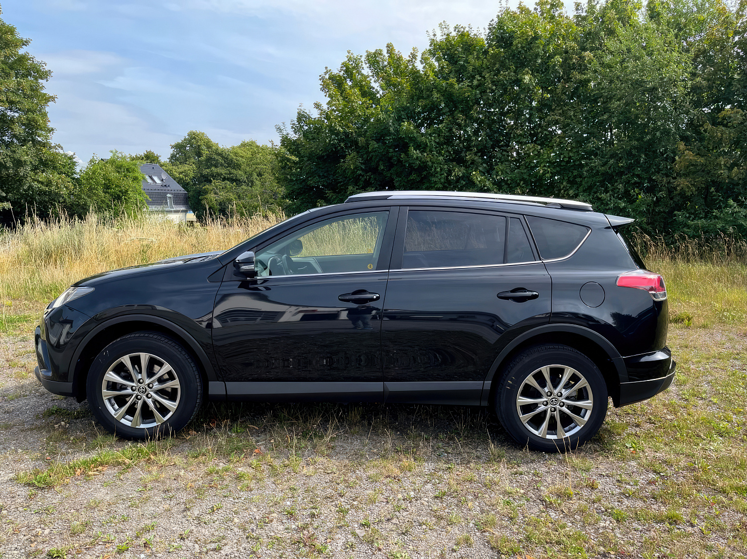 Toyota RAV 4 Дорест Черны