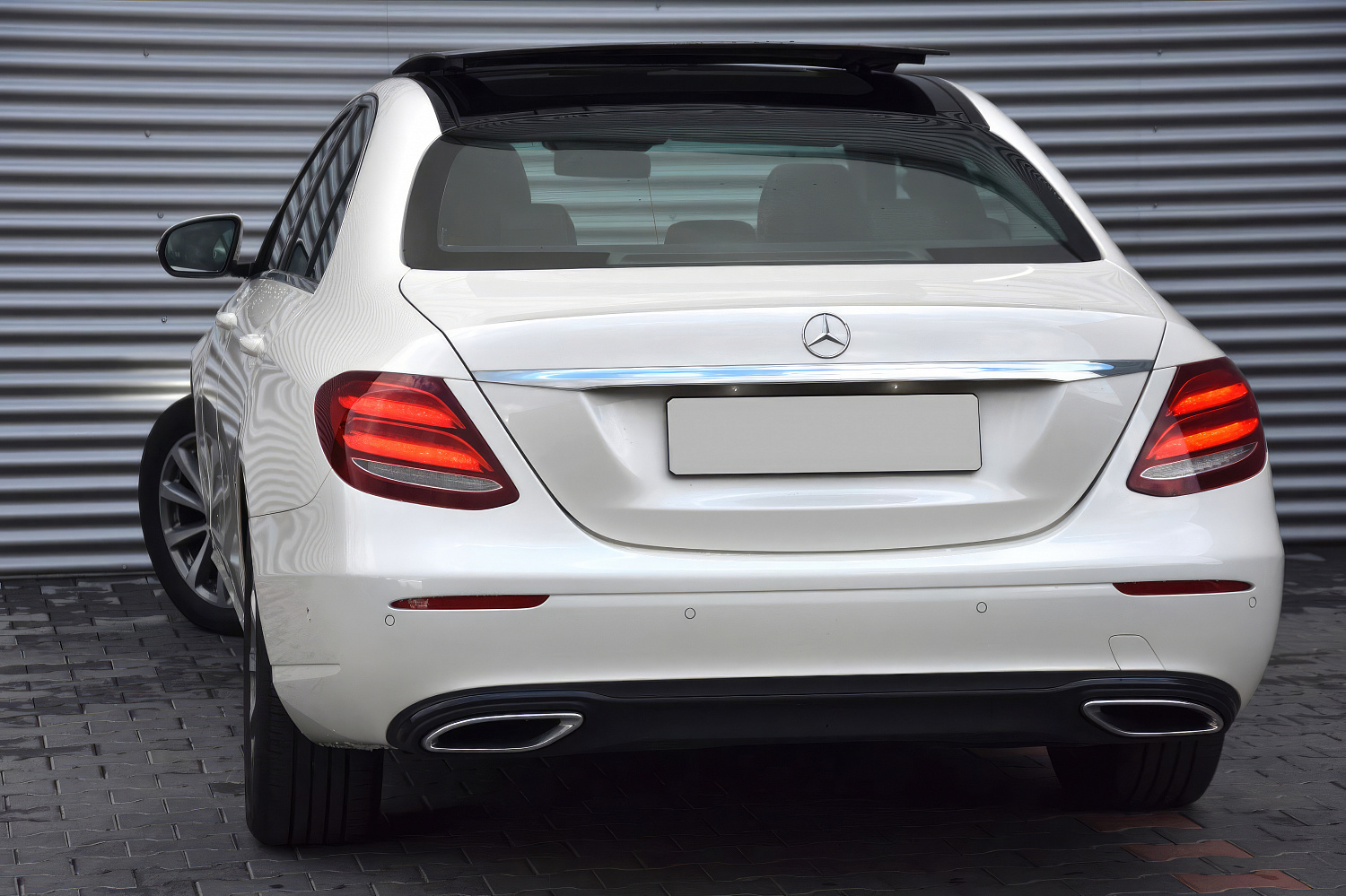Mercedes Benz Е200 Белый
