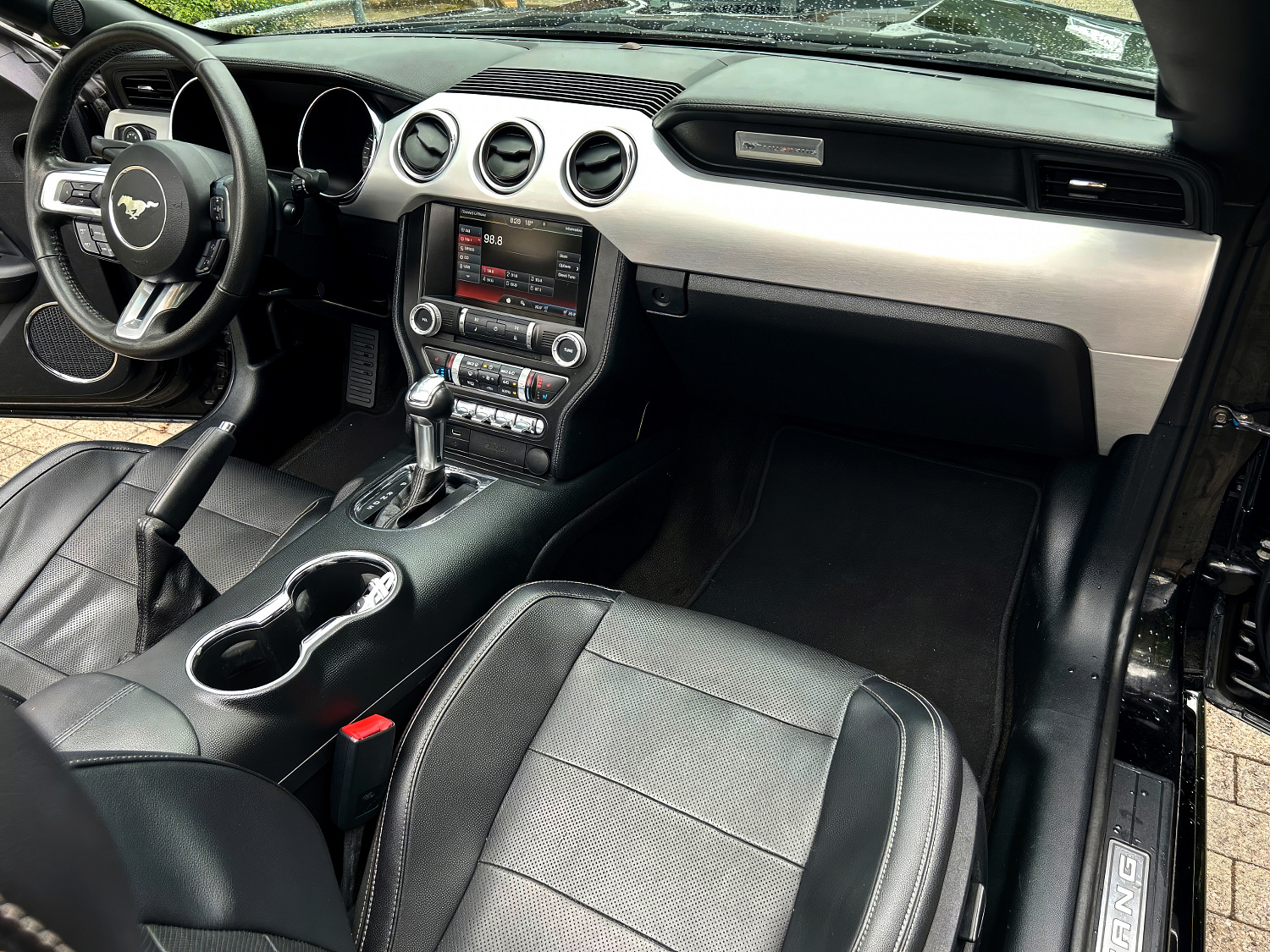 Ford Mustang Черный